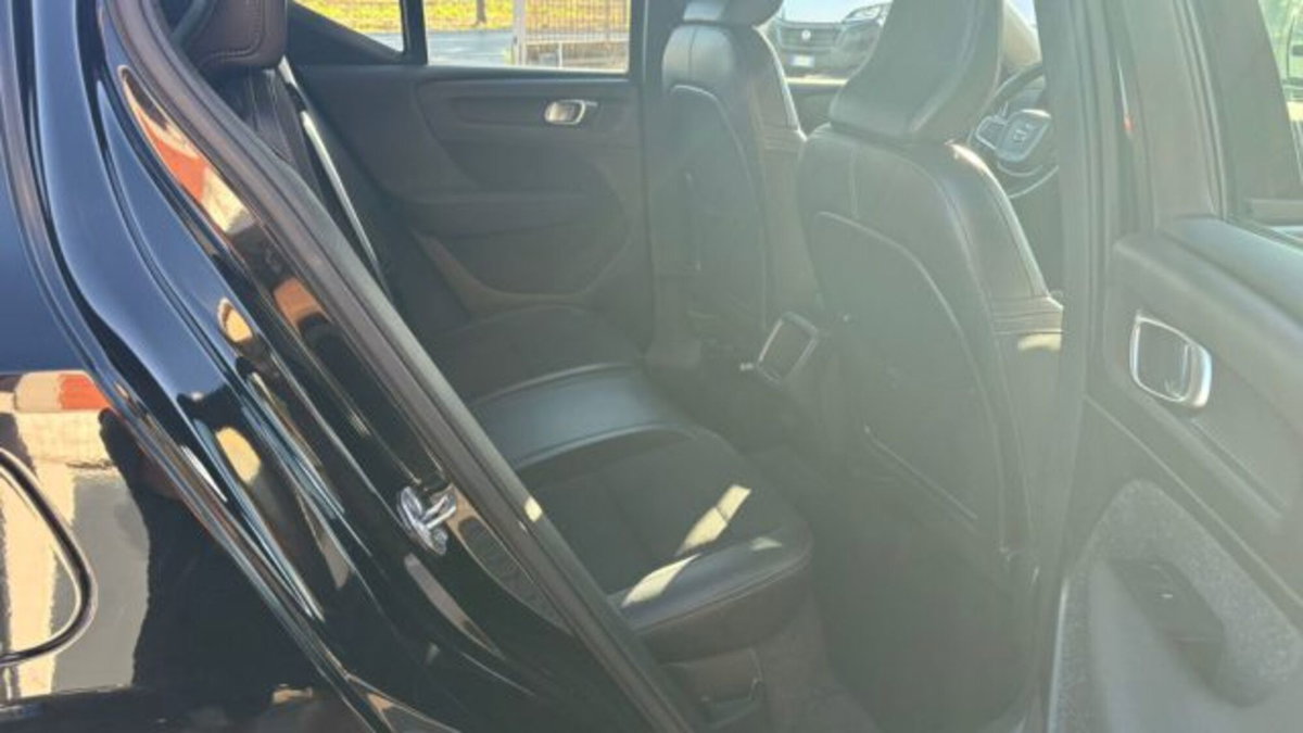 Volvo XC40 D3 AWD Geartronic (17)