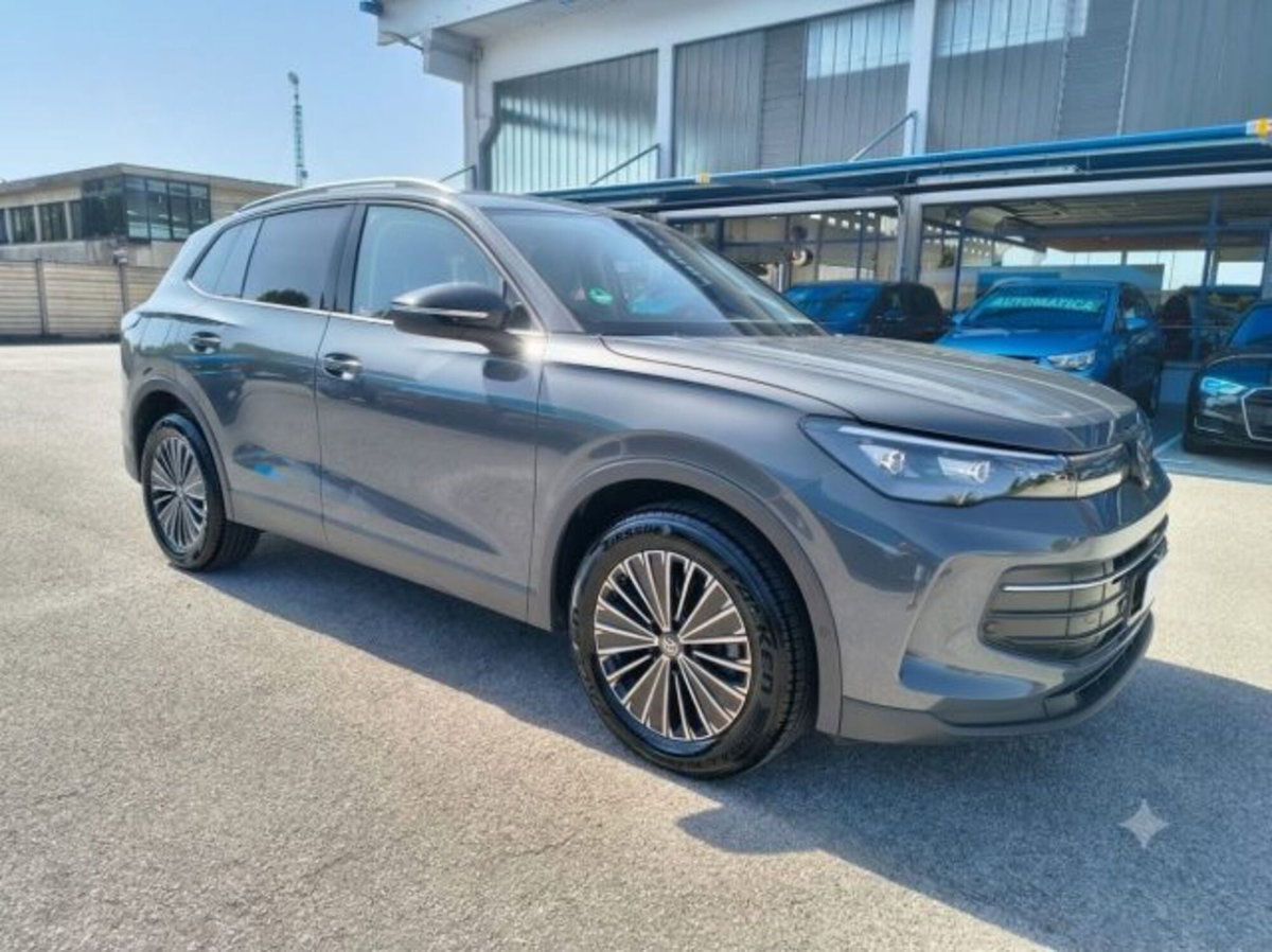 Volkswagen Tiguan 1.5 etsi Life 130cv dsg (6)
