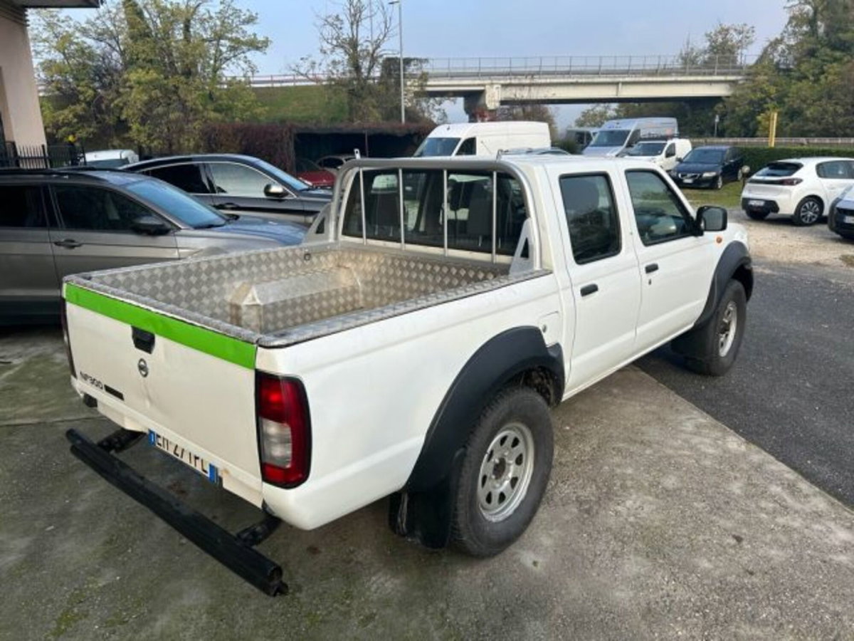 Nissan Pick-up 2.5 TD 4 porte Double Cab Navara 2WD (4)