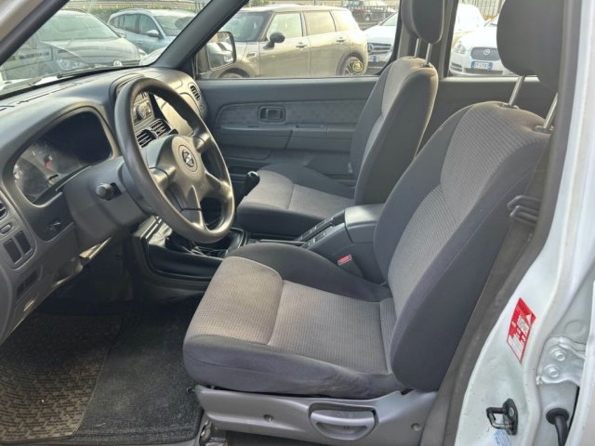 Nissan Pick-up 2.5 TD 4 porte Double Cab Navara 2WD (7)
