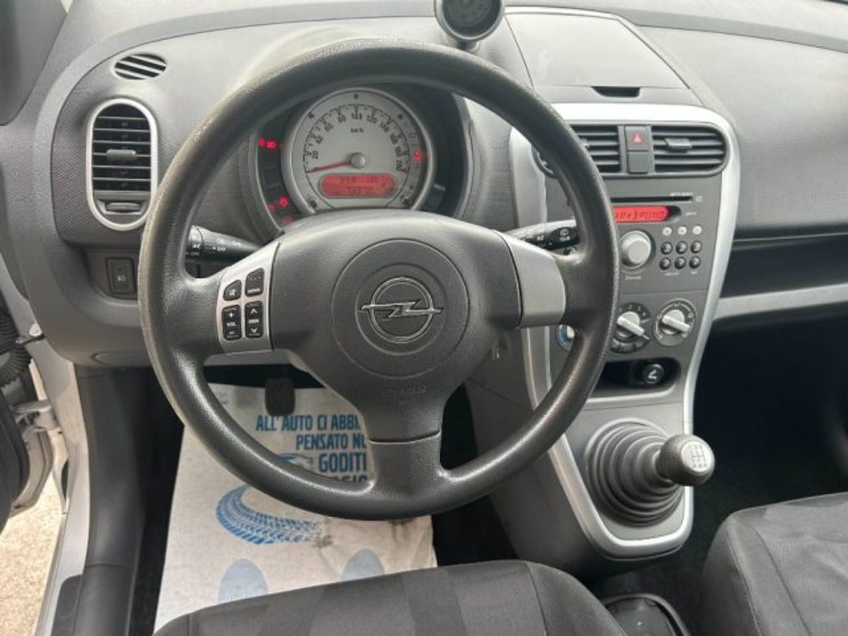 Opel Agila 1.0 12V 65CV (7)