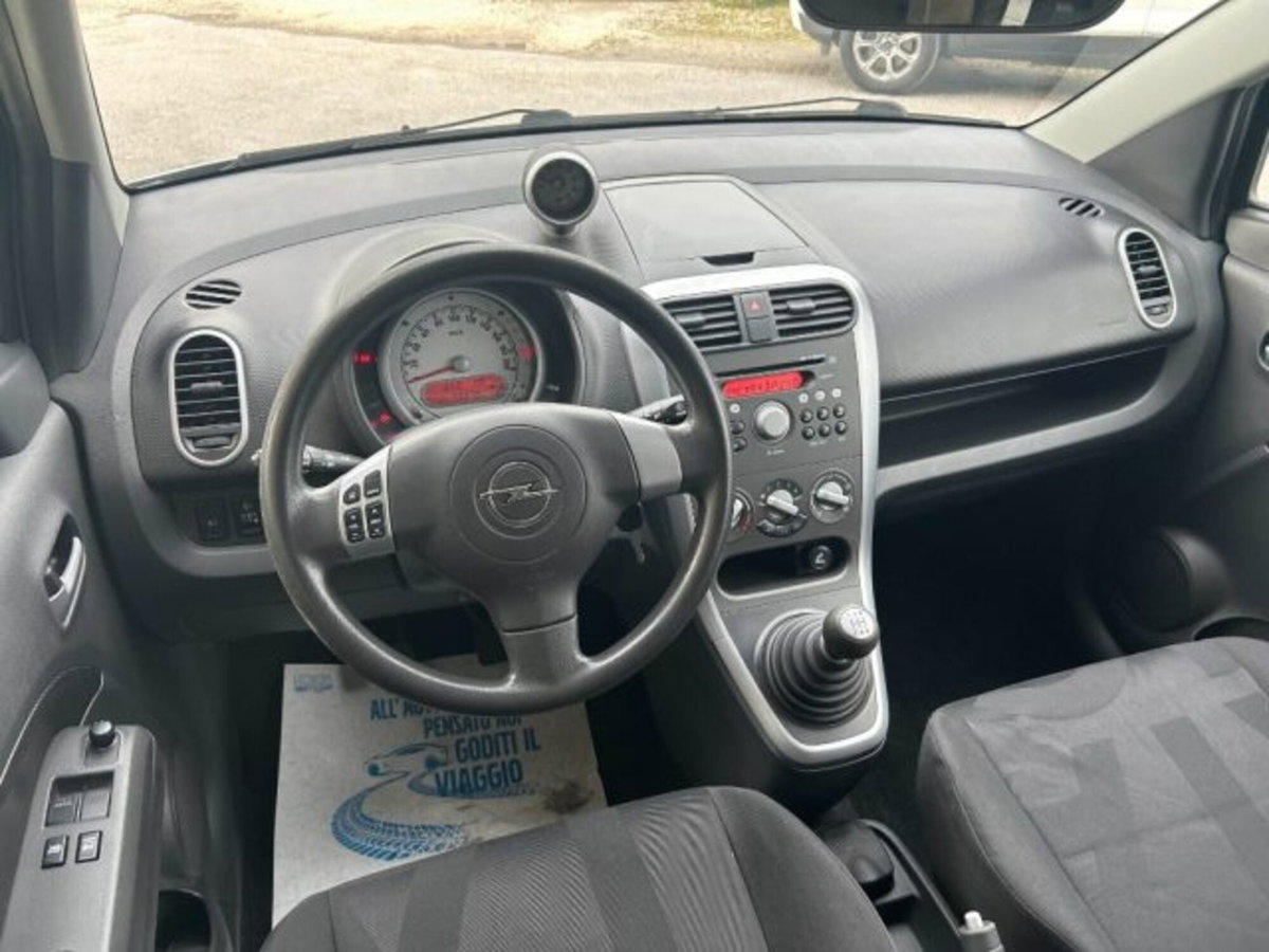 Opel Agila 1.0 12V 65CV (8)