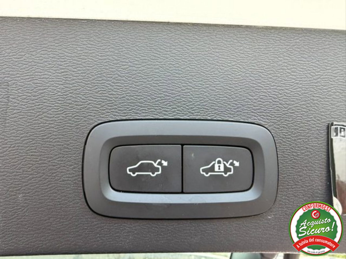 Volvo XC40 T2 Geartronic Momentum (10)