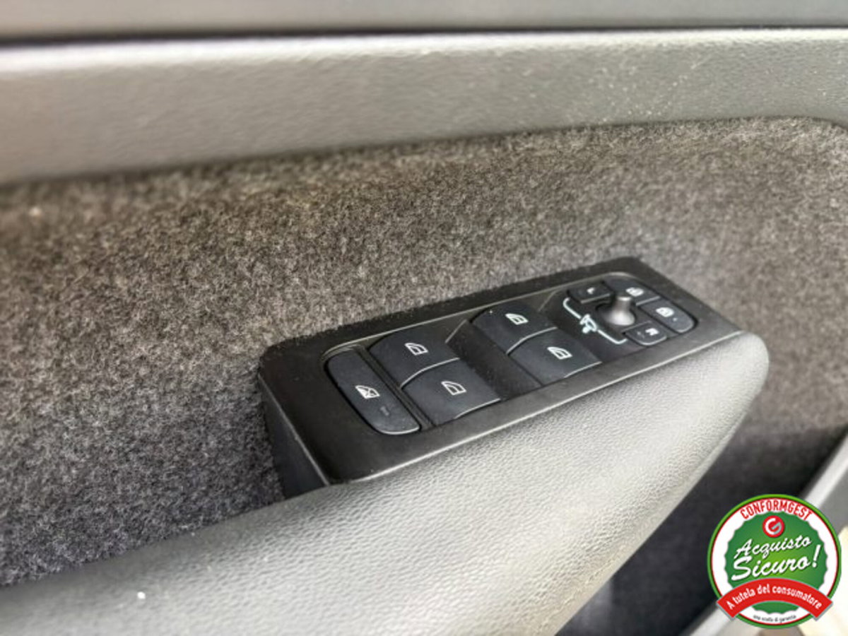 Volvo XC40 T2 Geartronic Momentum (12)