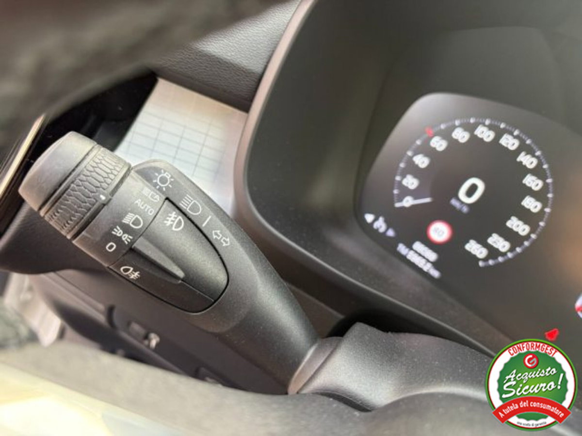 Volvo XC40 T2 Geartronic Momentum (17)