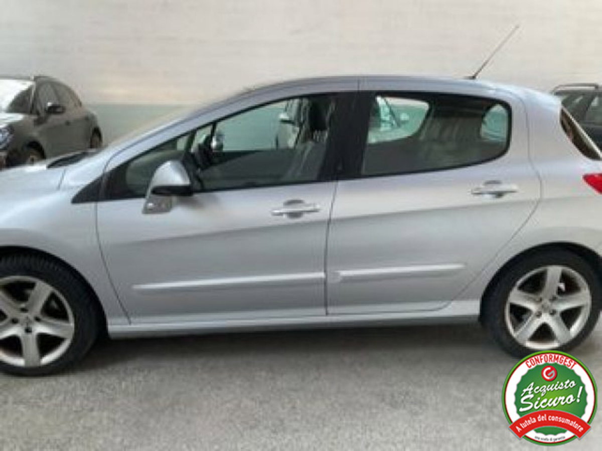 Peugeot 308 1.6 HDi 110CV 5p. Féline (6 Marce) (2)