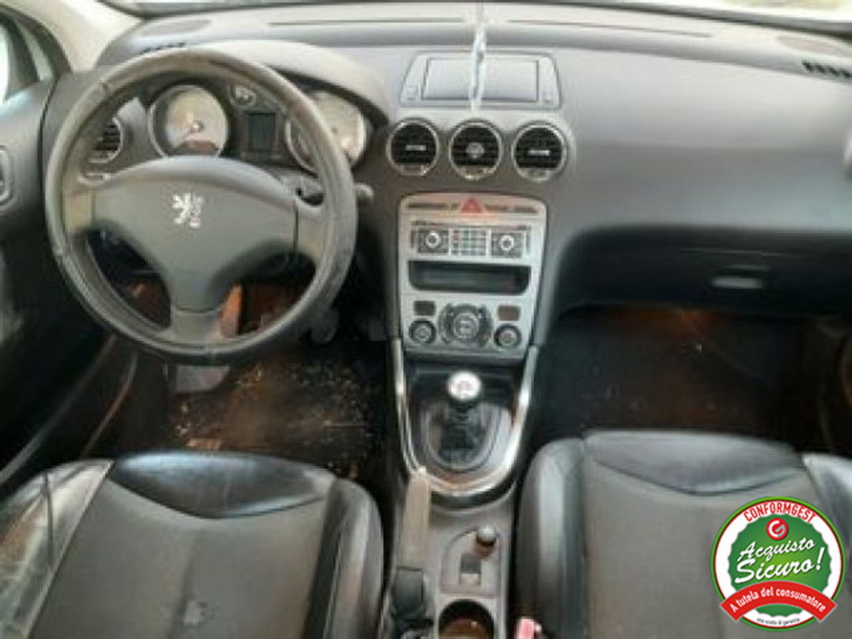 Peugeot 308 1.6 HDi 110CV 5p. Féline (6 Marce) (5)