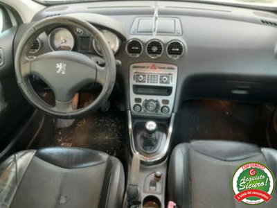 Peugeot 308 1.6 HDi 110CV 5p. Féline (6 Marce) (5)