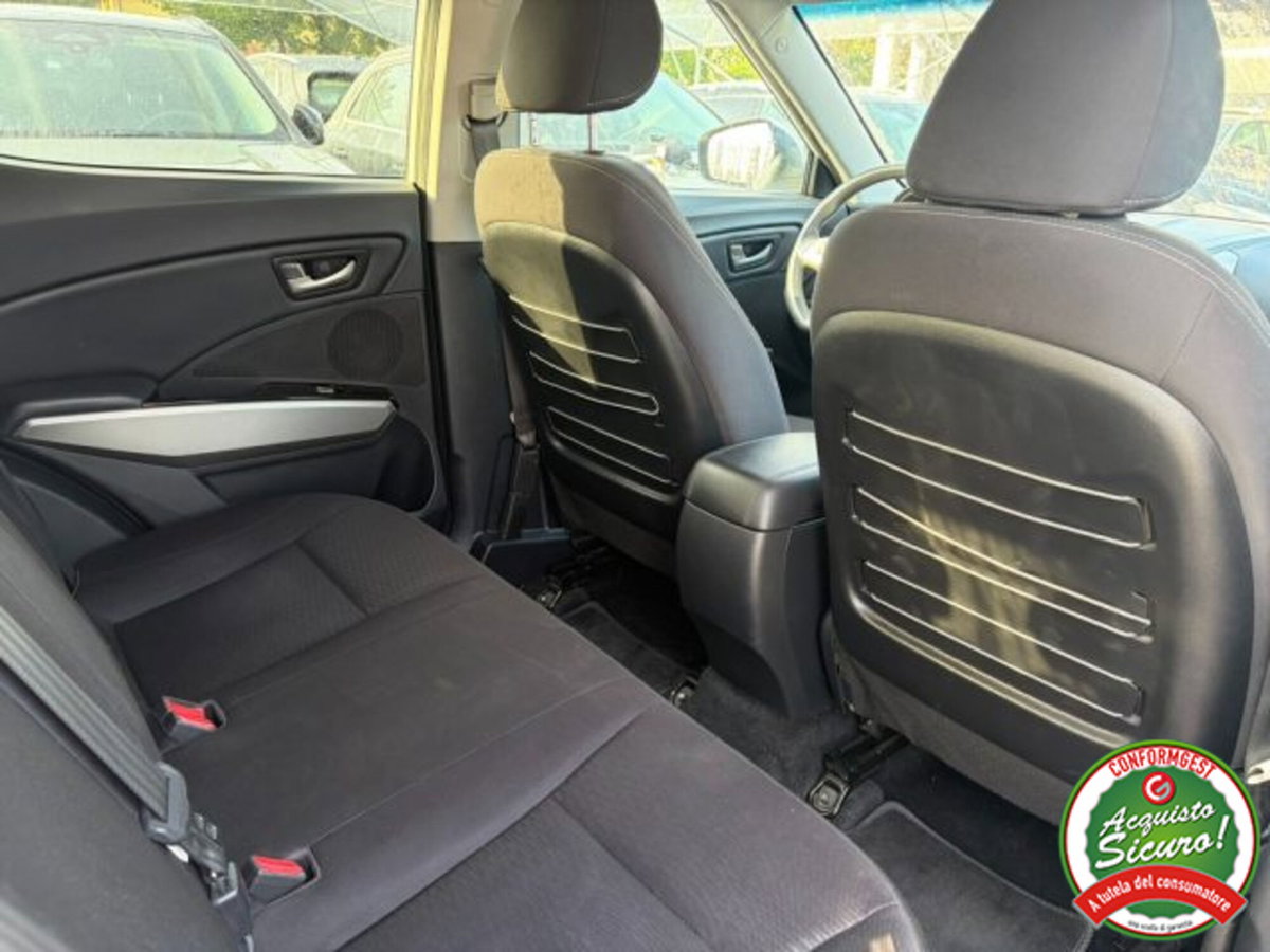 Ssangyong Tivoli 1.6d 2WD Go (10)