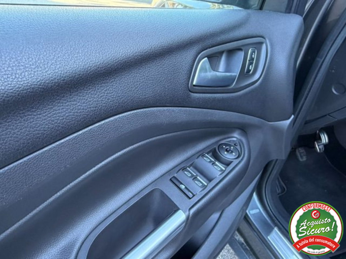 Ford Kuga 1.5 TDCI 120 CV S&S 2WD ST-Line Business (14)