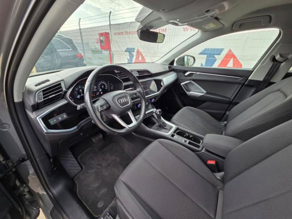 Audi Q3 Sportback 35 TDI quattro S tronic Business Plus (12)