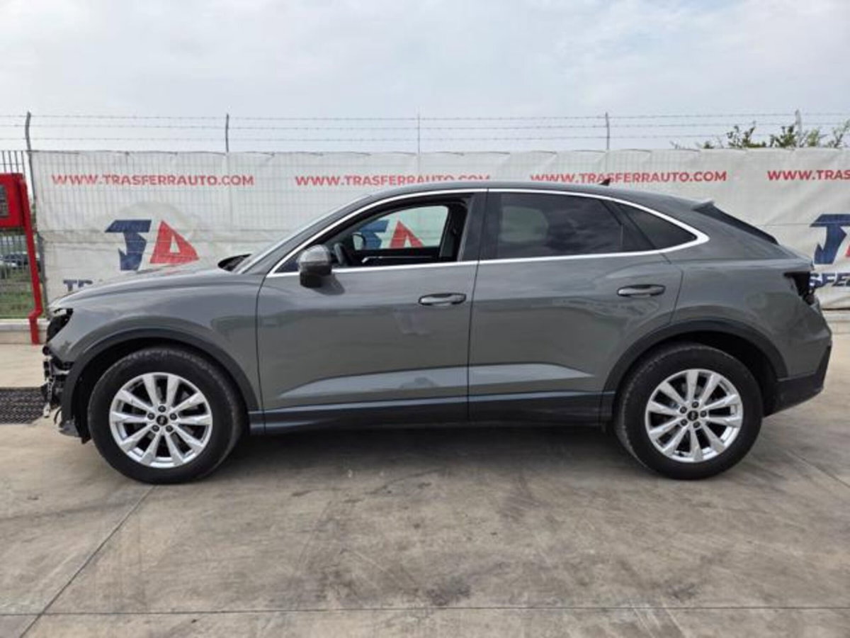 Audi Q3 Sportback 35 TDI quattro S tronic Business Plus (2)