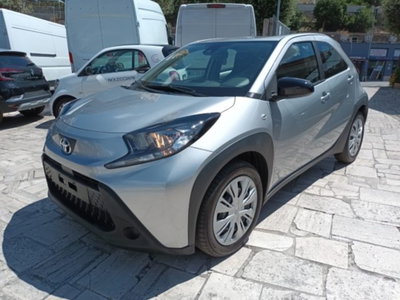 Toyota Aygo X 1.0 Active 72cv (2)