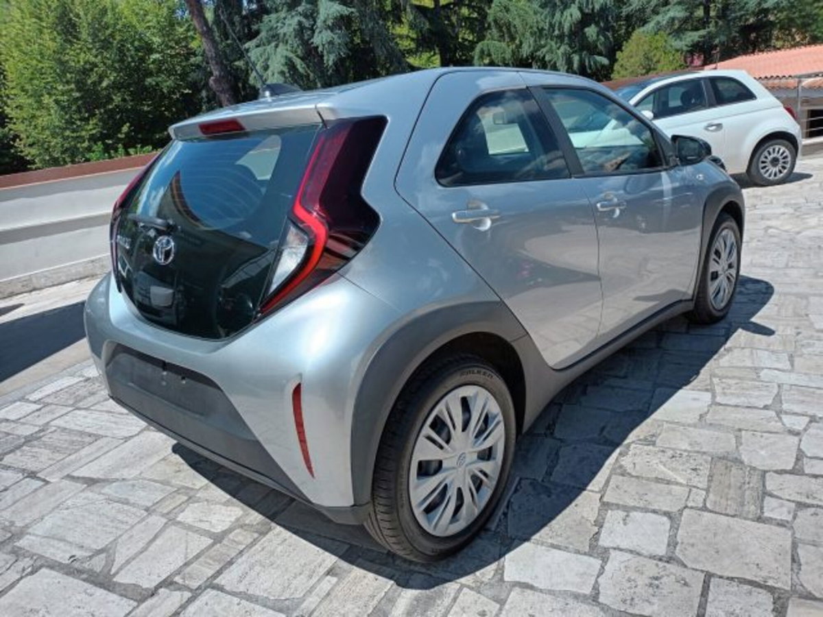 Toyota Aygo X 1.0 Active 72cv (3)