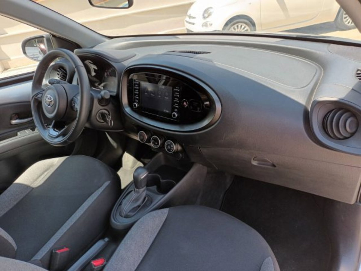 Toyota Aygo X 1.0 Active 72cv (7)