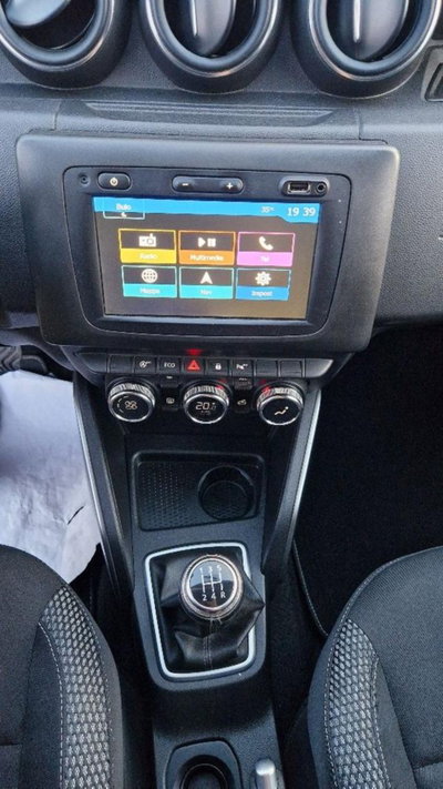 Dacia Duster 1.0 TCe 100 CV ECO-G 4x2 Prestige (13)