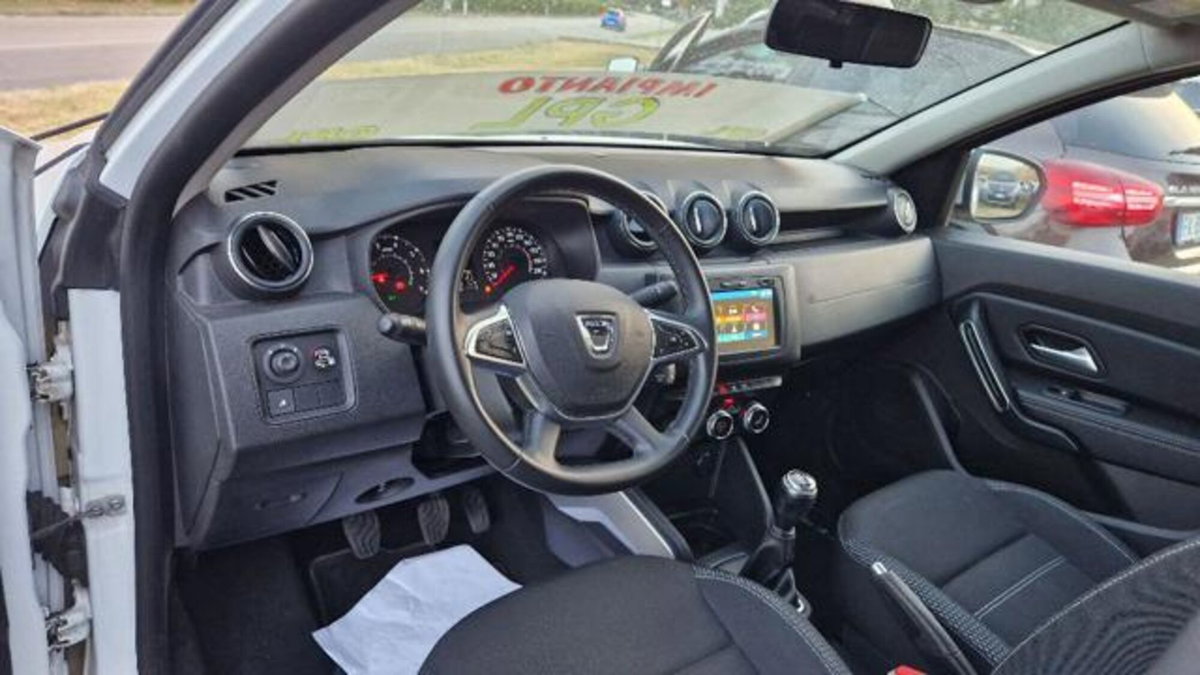Dacia Duster 1.0 TCe 100 CV ECO-G 4x2 Prestige (7)