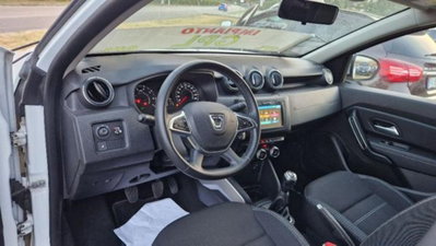 Dacia Duster 1.0 TCe 100 CV ECO-G 4x2 Prestige (7)