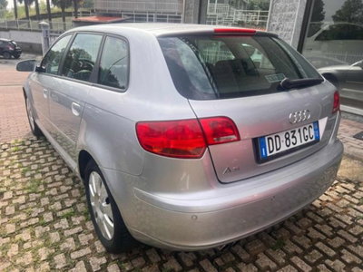 Audi A3 Sportback 2.0 16V FSI Ambition (9)