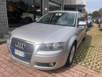 Audi A3 Sportback 2.0 16V FSI Ambition (3)