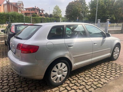 Audi A3 Sportback 2.0 16V FSI Ambition (5)