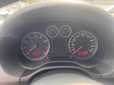 Audi A3 Sportback 2.0 16V FSI Ambition (8)