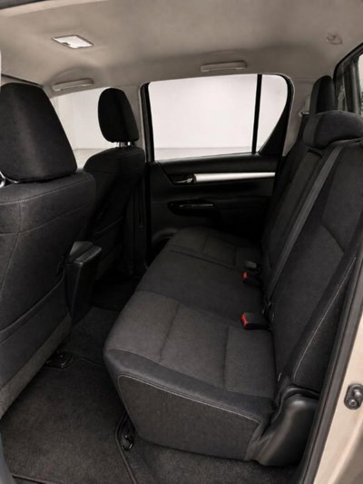 Toyota Hilux 2.D-4D 4WD porte Double Cab Executive (13)