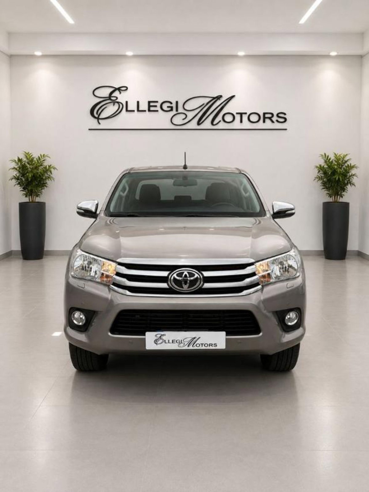 Toyota Hilux 2.D-4D 4WD porte Double Cab Executive (3)