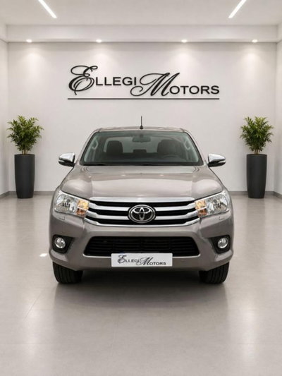 Toyota Hilux 2.D-4D 4WD porte Double Cab Executive (3)