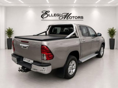 Toyota Hilux 2.D-4D 4WD porte Double Cab Executive (5)