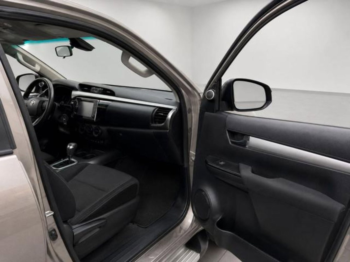 Toyota Hilux 2.D-4D 4WD porte Double Cab Executive (7)