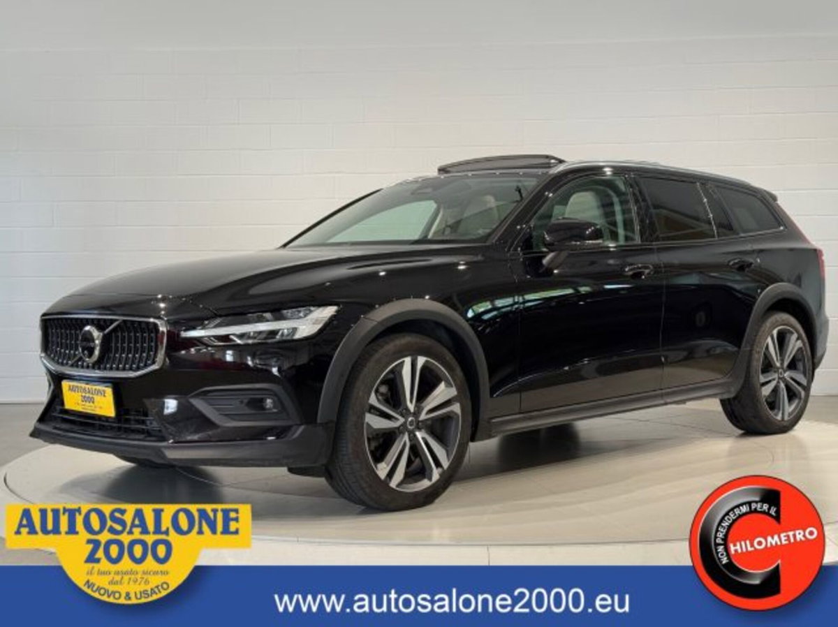 Volvo V60 Cross Country B5 AWD automatico Plus
