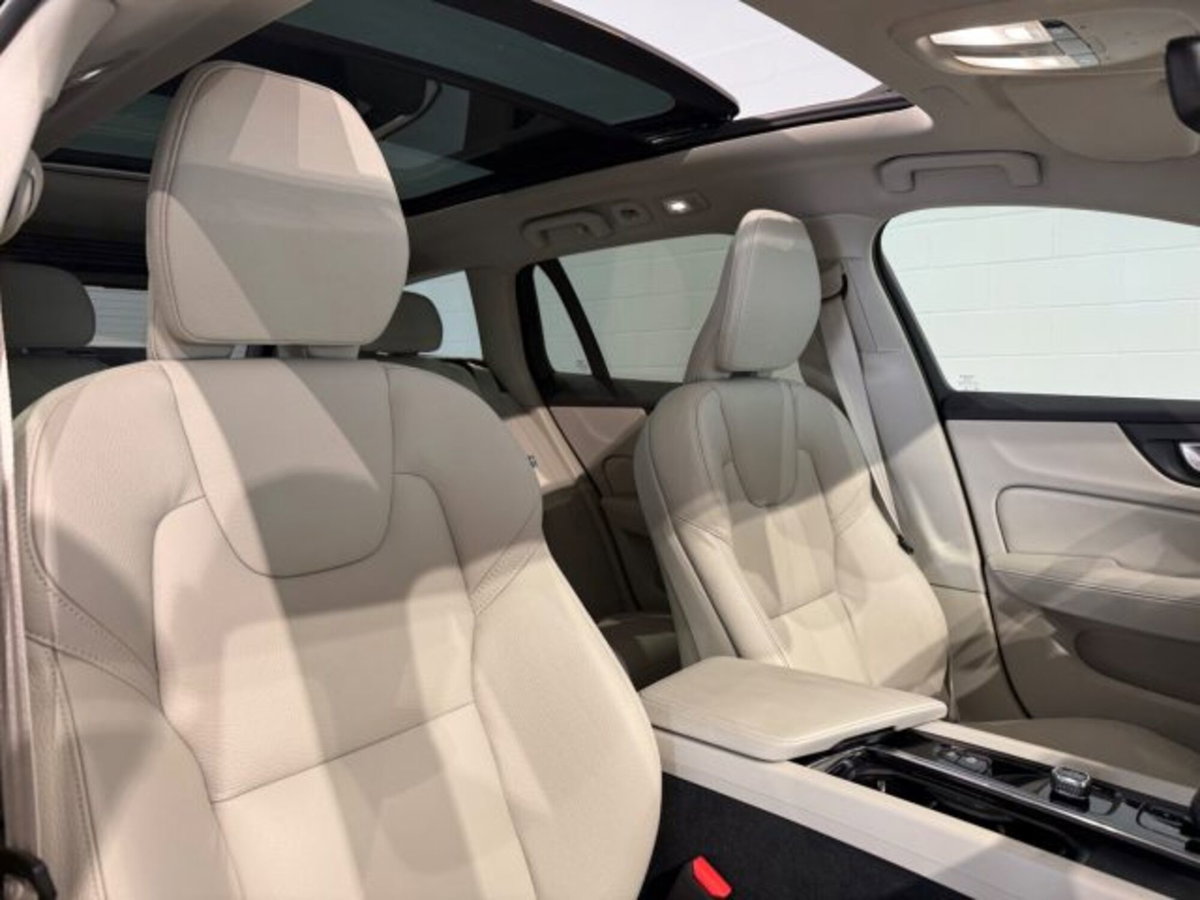Volvo V60 Cross Country B5 AWD automatico Plus (14)