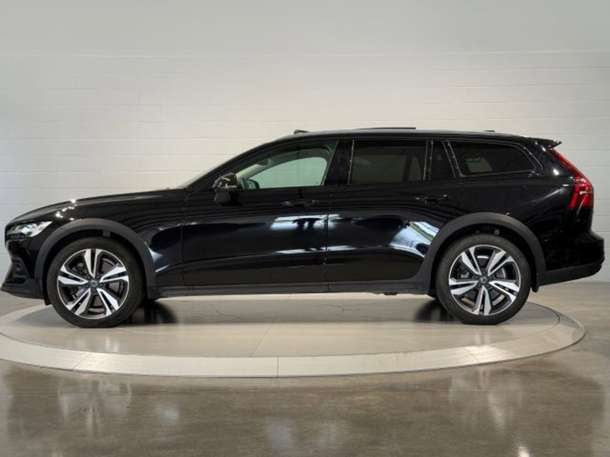 Volvo V60 Cross Country B5 AWD automatico Plus (2)
