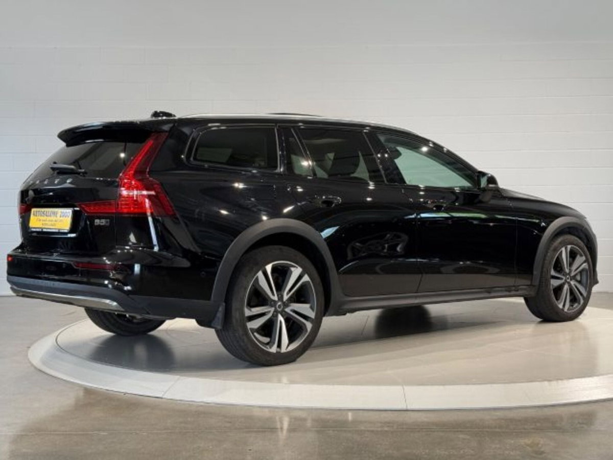 Volvo V60 Cross Country B5 AWD automatico Plus (5)