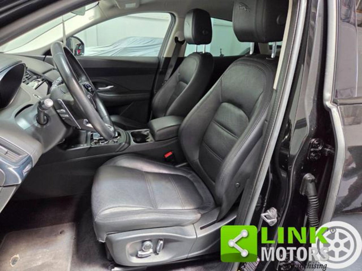 Jaguar E-Pace 2.0D I4 163 CV AWD Auto (8)