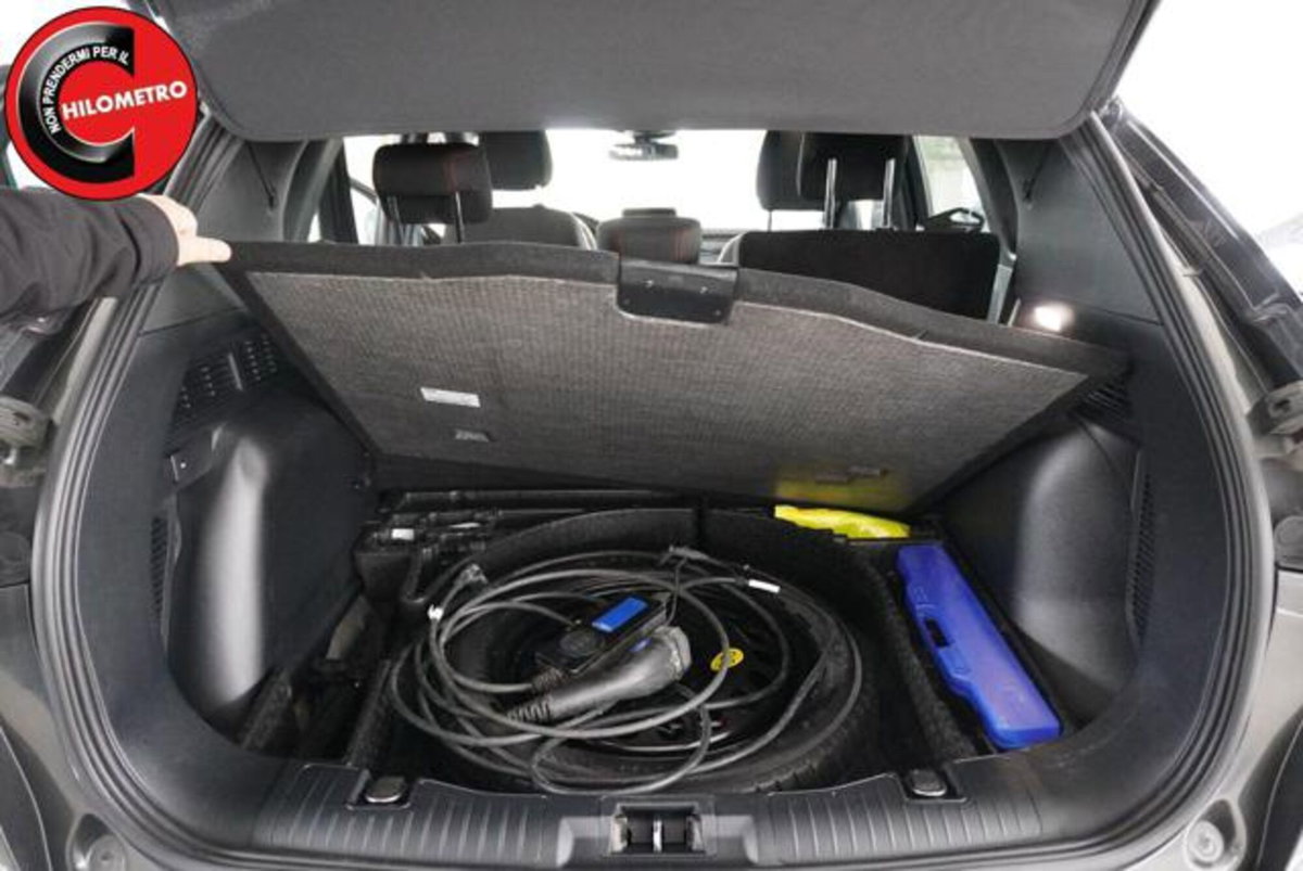 Ford Kuga 2.5 Plug In Hybrid 225 CV CVT 2WD ST-Line (5)