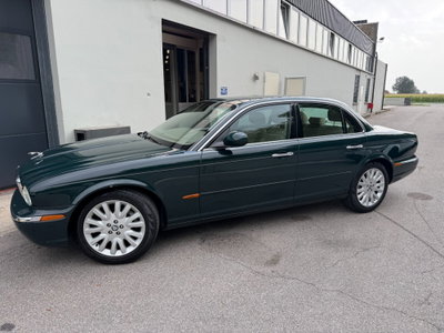 Jaguar XJ 4.2 V8 cat Executive (2)