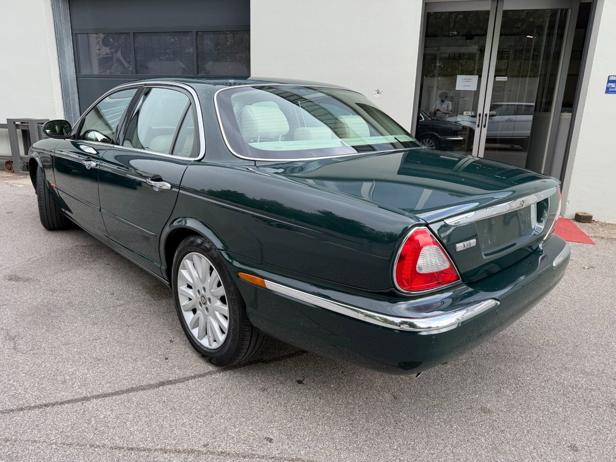 Jaguar XJ 4.2 V8 cat Executive (3)