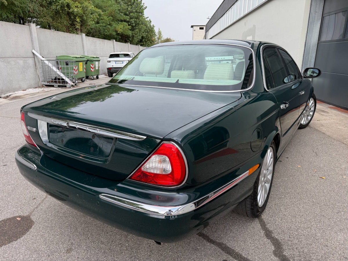 Jaguar XJ 4.2 V8 cat Executive (4)