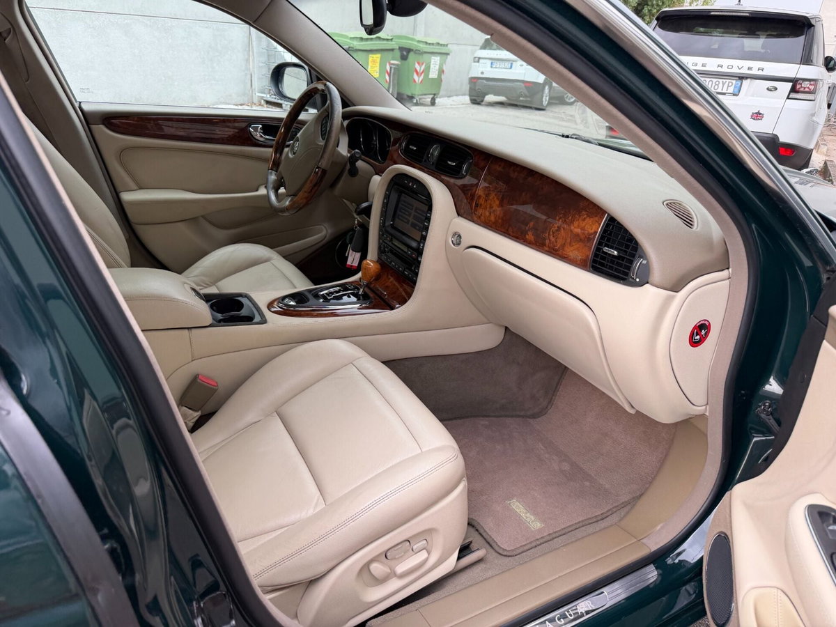Jaguar XJ 4.2 V8 cat Executive (7)