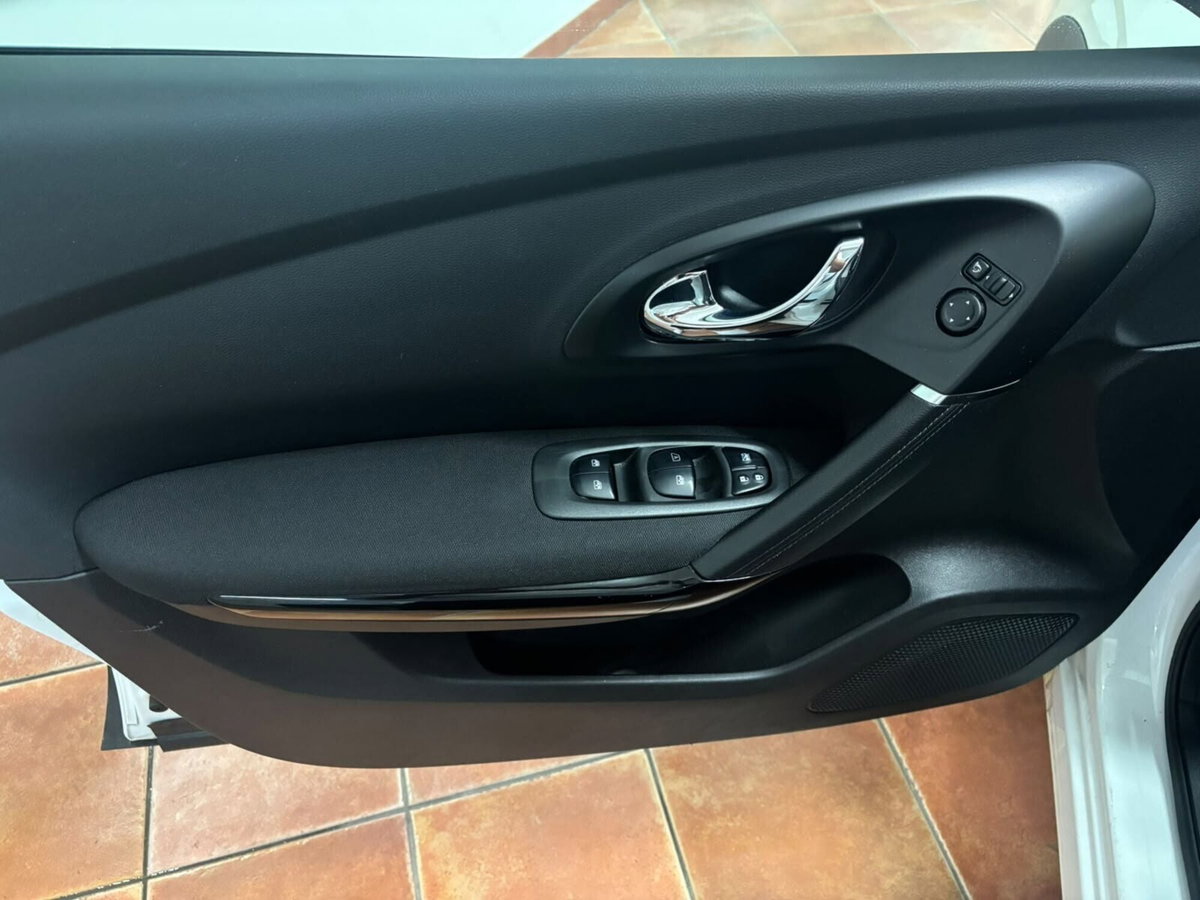 Renault Kadjar 8V 110CV EDC Energy Sport Edition 2 (19)