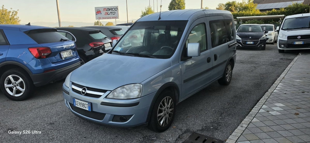 Opel Combo 1.6 EcoM 5p. Tour Enjoy (2)