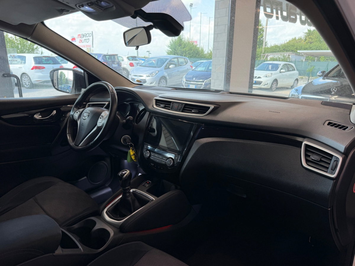 Nissan Qashqai 1.6 dCi 2WD Tekna (13)