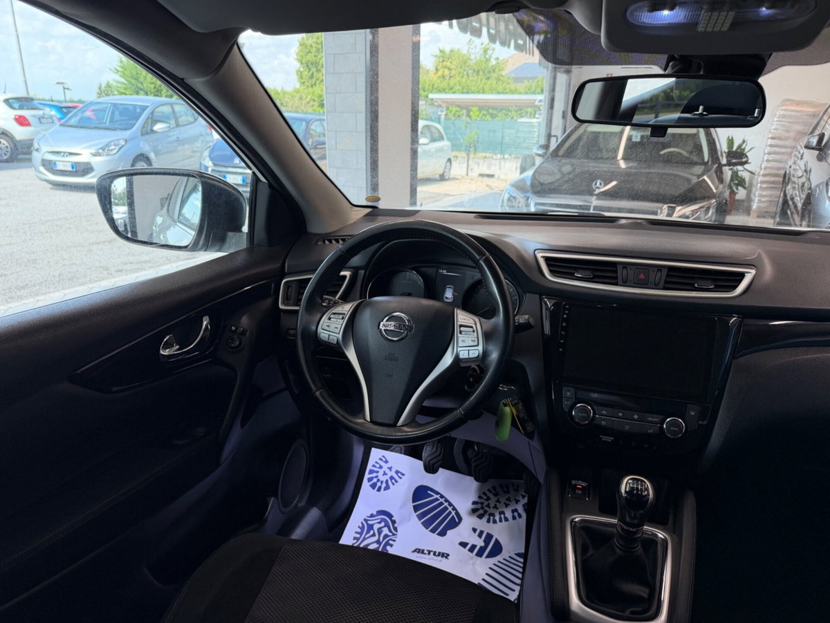 Nissan Qashqai 1.6 dCi 2WD Tekna (15)