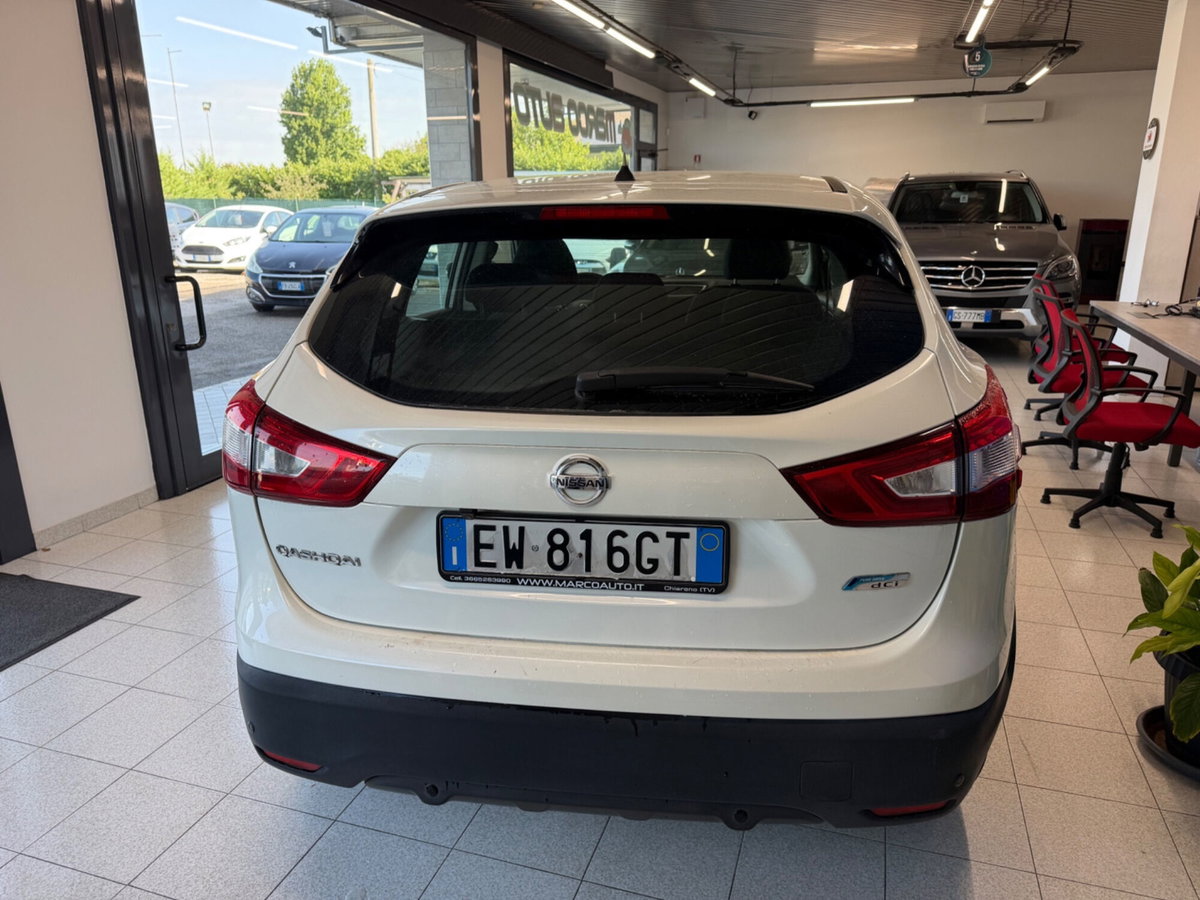 Nissan Qashqai 1.6 dCi 2WD Tekna (3)