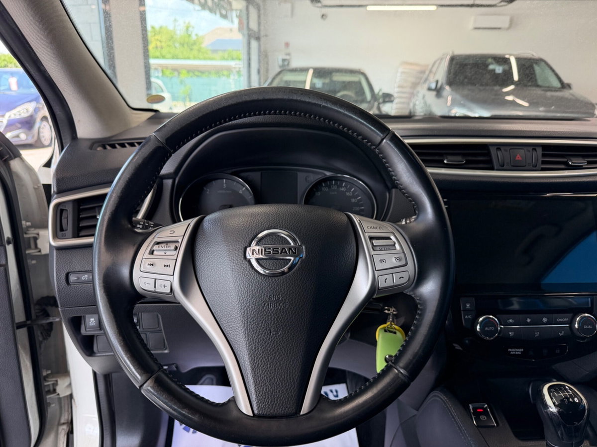 Nissan Qashqai 1.6 dCi 2WD Tekna (8)