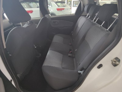 Toyota Yaris 1.D-4D 5 porte Active (13)
