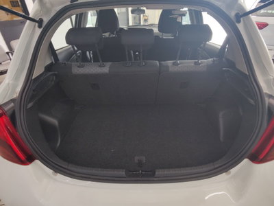 Toyota Yaris 1.D-4D 5 porte Active (14)