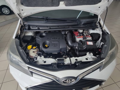 Toyota Yaris 1.D-4D 5 porte Active (15)